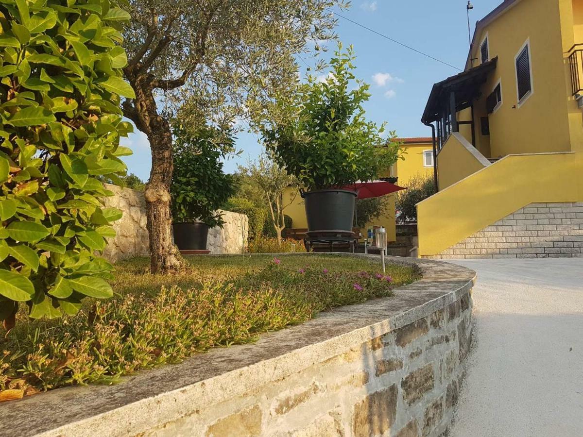 Hotel Soba Gracijela Motovun Exterior foto